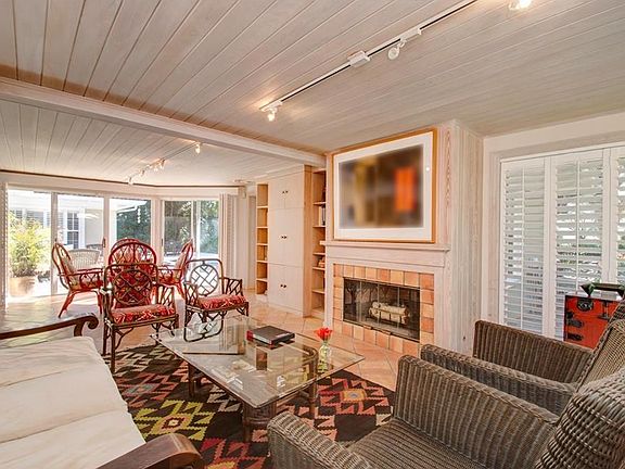 4th image of 886 Sandfly Ln