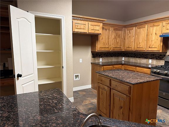 5th image of 3941 Wells Dr