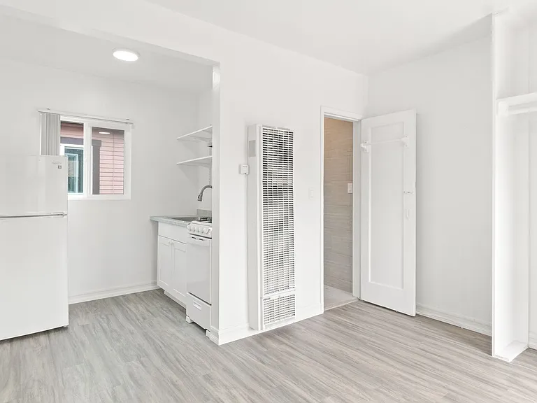 1414 Roosevelt Ave — Photo 6