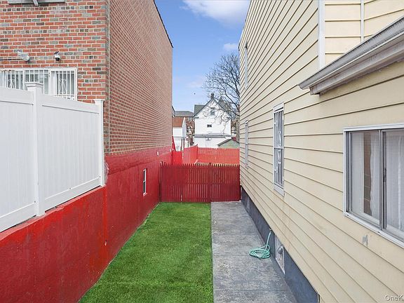 3rd image of 2311 Ellis Avenue
