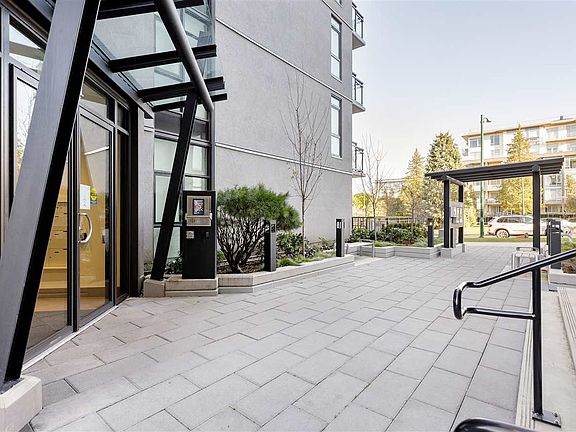 4th image of 4171 Cambie St #405