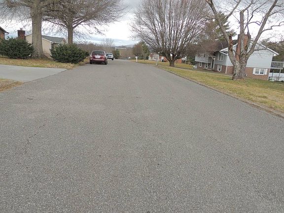 5th image of 257 Thelma Cir