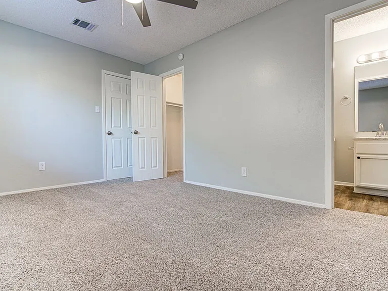 8200 W Gate Blvd — Photo 13