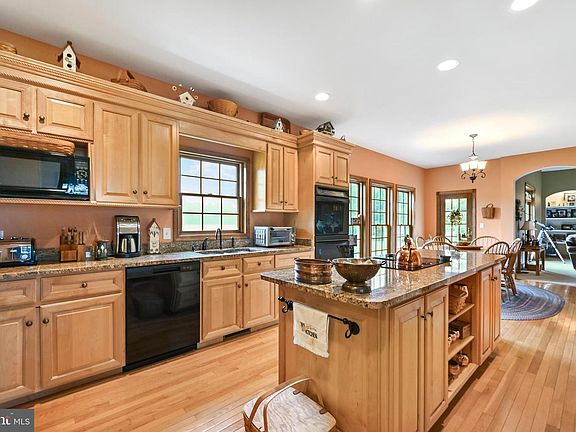 5th image of 1495 Midstate Rd