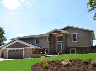 2009 Charles Ave, Onalaska, WI 54650