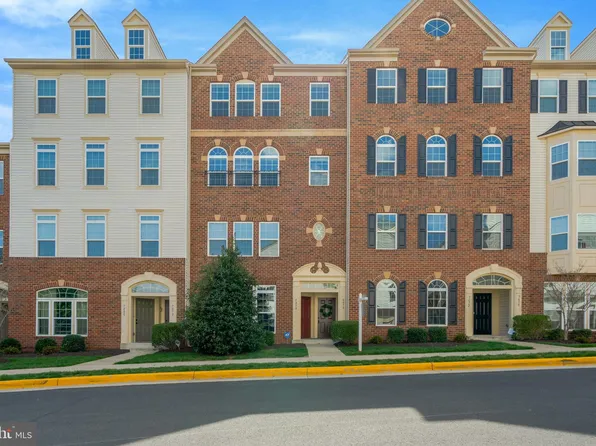 7474 Brunson Cir, Gainesville, VA 20155