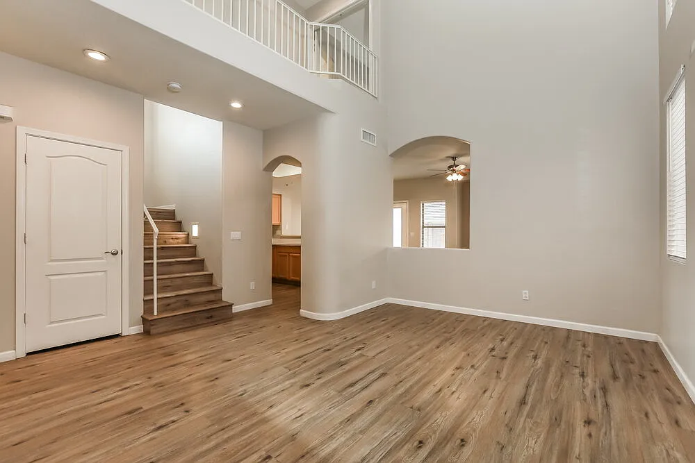 3 bed, 2.5 bath, 1558 sqft, $2,065 — Photo 4
