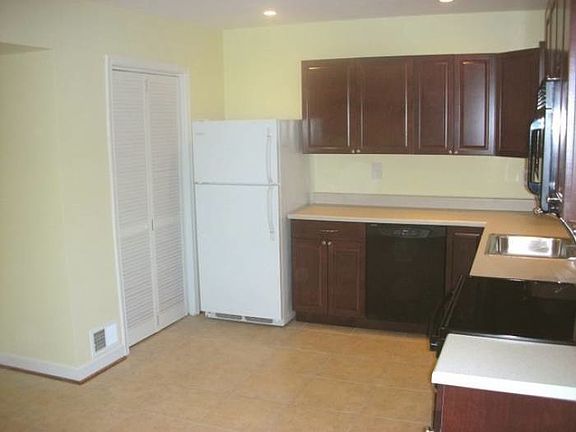 2nd image of 8504 Nogales Ct #259