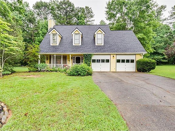 4th image of 801 Forest Park Ln