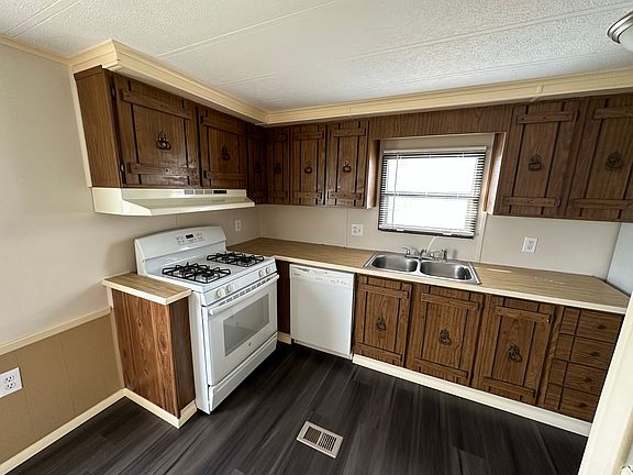 5th image of 1702 Cambridge Ct