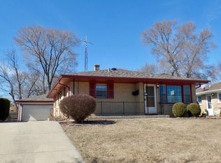 2420 Linden Ave, Waukegan, IL 60087