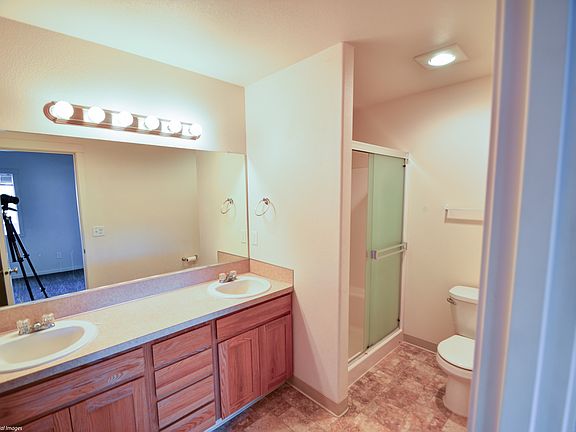 4th image of 9500 NE 72nd St #1