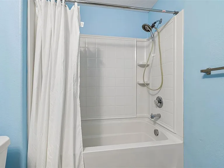 10687 Lake Montauk Dr — Photo 31