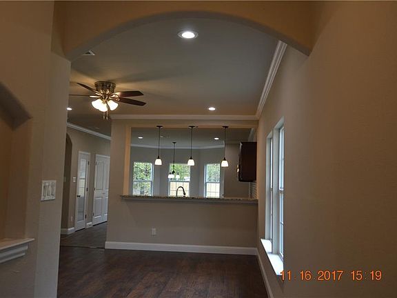 3rd image of 754 Elkhart Ave