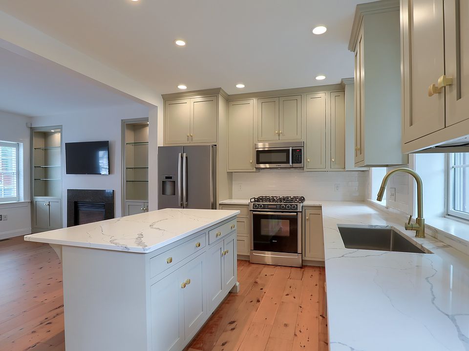 Kitchen with full stainless steel appliance package
