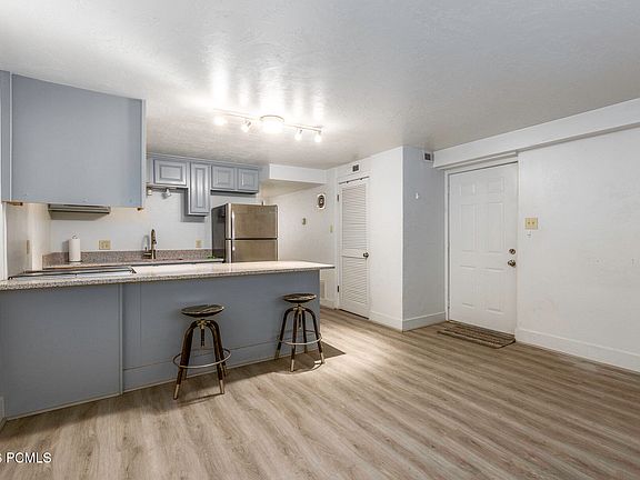 3rd image of 1150 Deer Valley Dr #1010