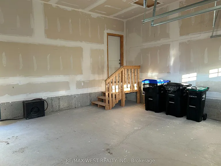 292 Springfield Cres — Photo 12