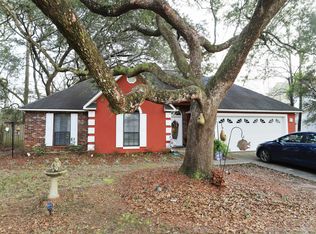 2404 Parkview Dr, Gautier, MS 39553
