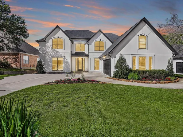 111 Edgewood Dr, Montgomery, TX 77356