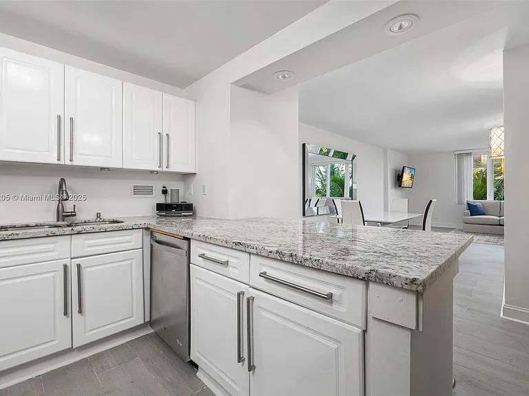 2301 Collins Ave #328 — Photo 8