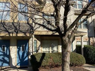 704 Foxmeadow Dr, Royersford, PA 19468
