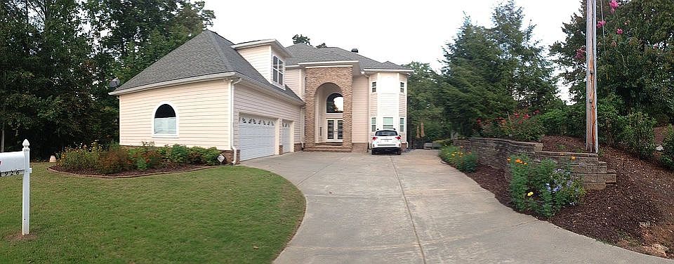 1926 Ahaluna Dr