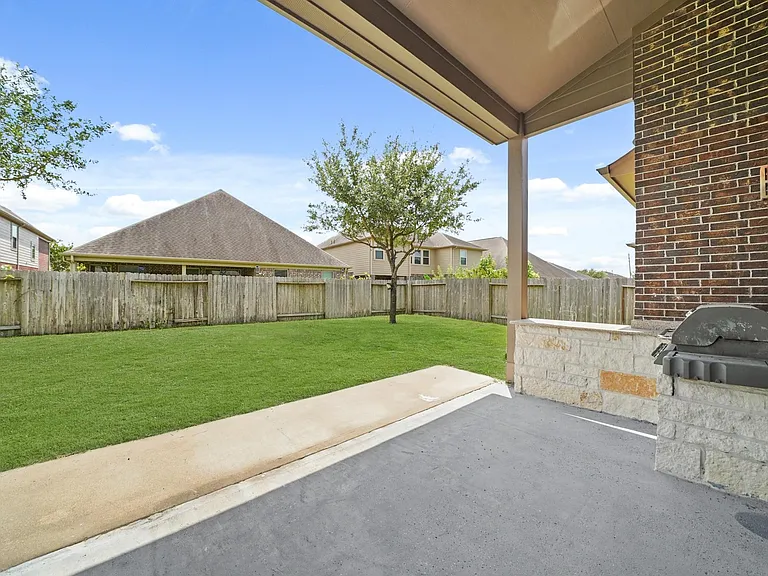 19119 Arcadia Cove Ct — Photo 28