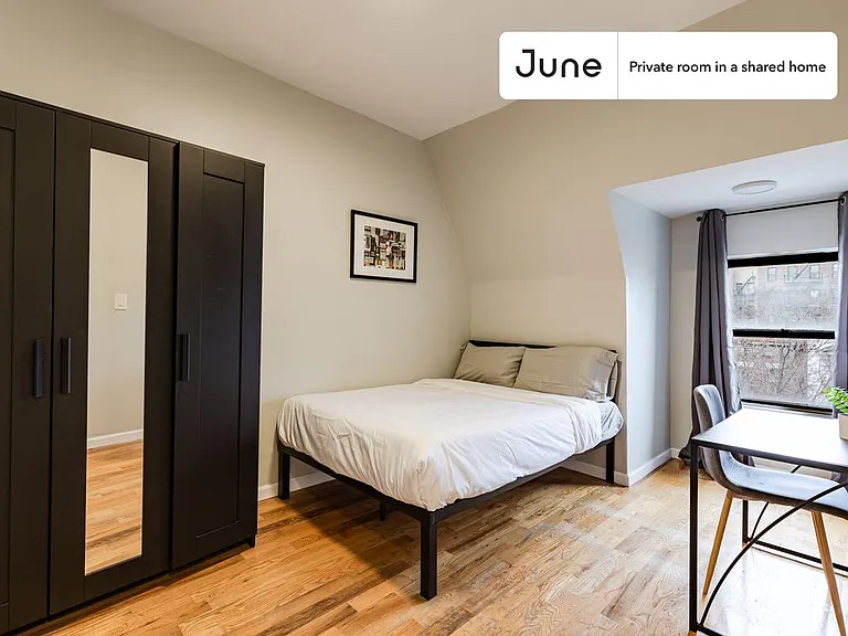 362 Parkside Ave #A — Photo 1