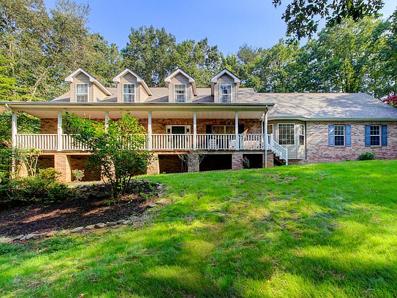 3rd image of 241 Quail Hollow Ln