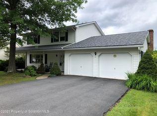 117 Upland Ter, Waverly Township, PA 18411