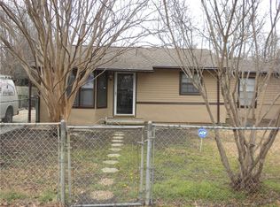 704 Haymarket Rd, Dallas, TX 75217