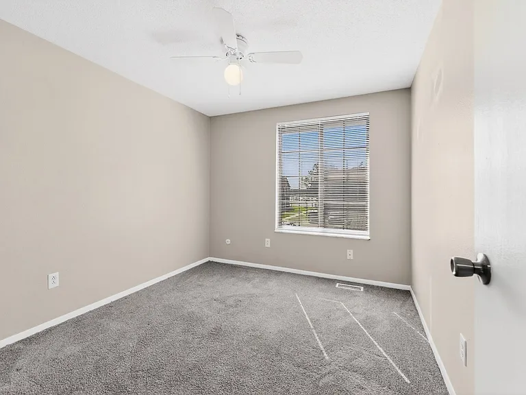 Walnut Woods Apartments — Photo 18