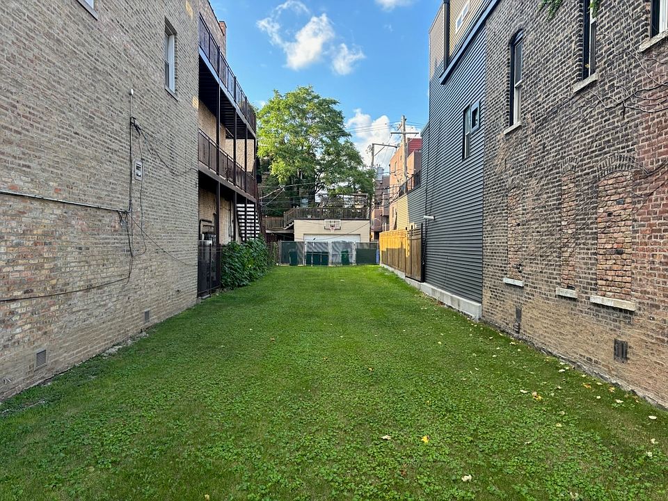 2nd image of 2150 W Chicago Ave