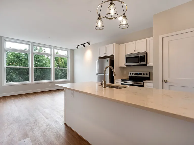 1238 Light St — Photo 17