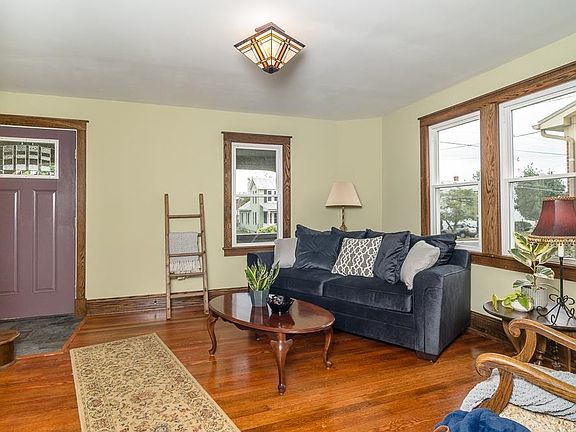 5th image of 629 Lee Ave