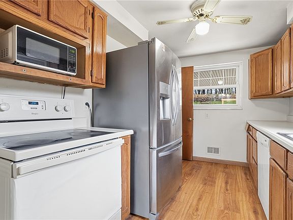 4th image of 1211 Irene Ln