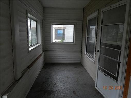4th image of 327 Barat Ave