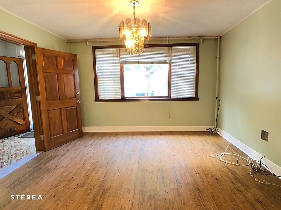 1st image of 2217 Crescent St #1F