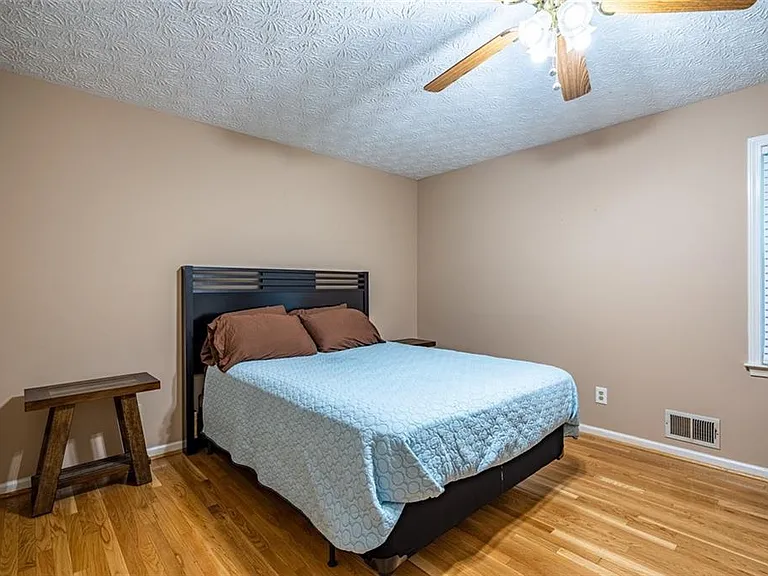 465 Dobbs Rd #B — Photo 21