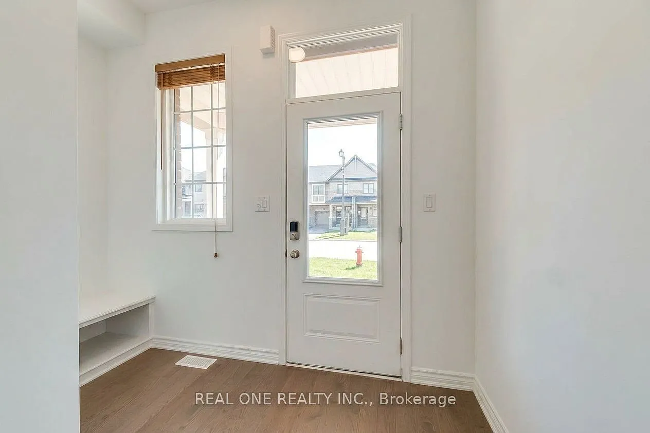 5 bed, $4,000 — Photo 3
