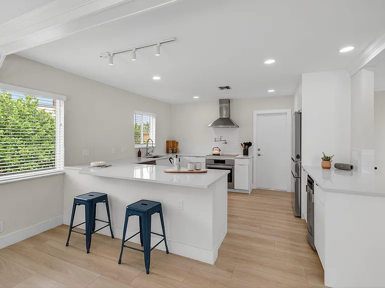 802 Mallard Dr — Photo 21