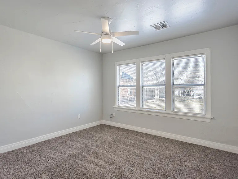 2513 NW 11th St #2513 — Photo 9