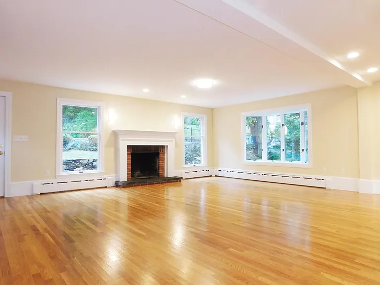 100 Allandale St #A — Photo 4