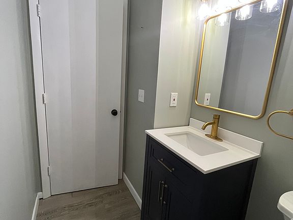 5th image of 866 North Rd #866