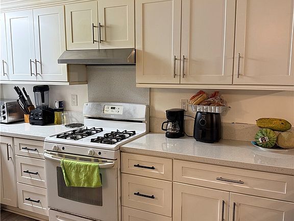 4th image of 995 Pomona Rd Space 24