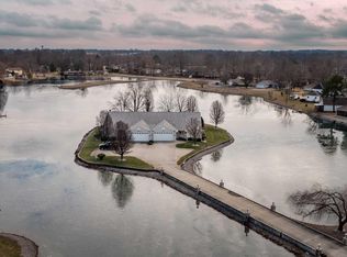 633 Lake Harbor Dr, Marion, IL 62959