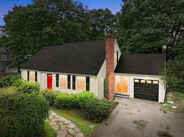 28 Hartford St, Natick, MA 01760