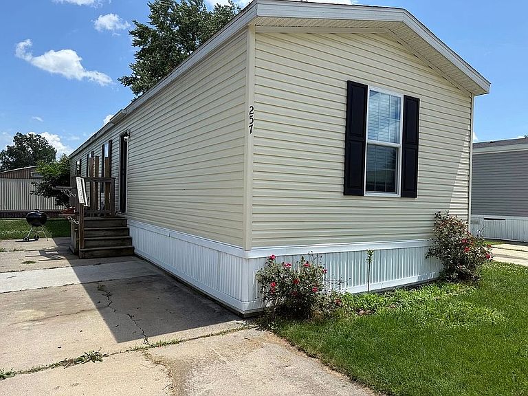 Listing photo 3