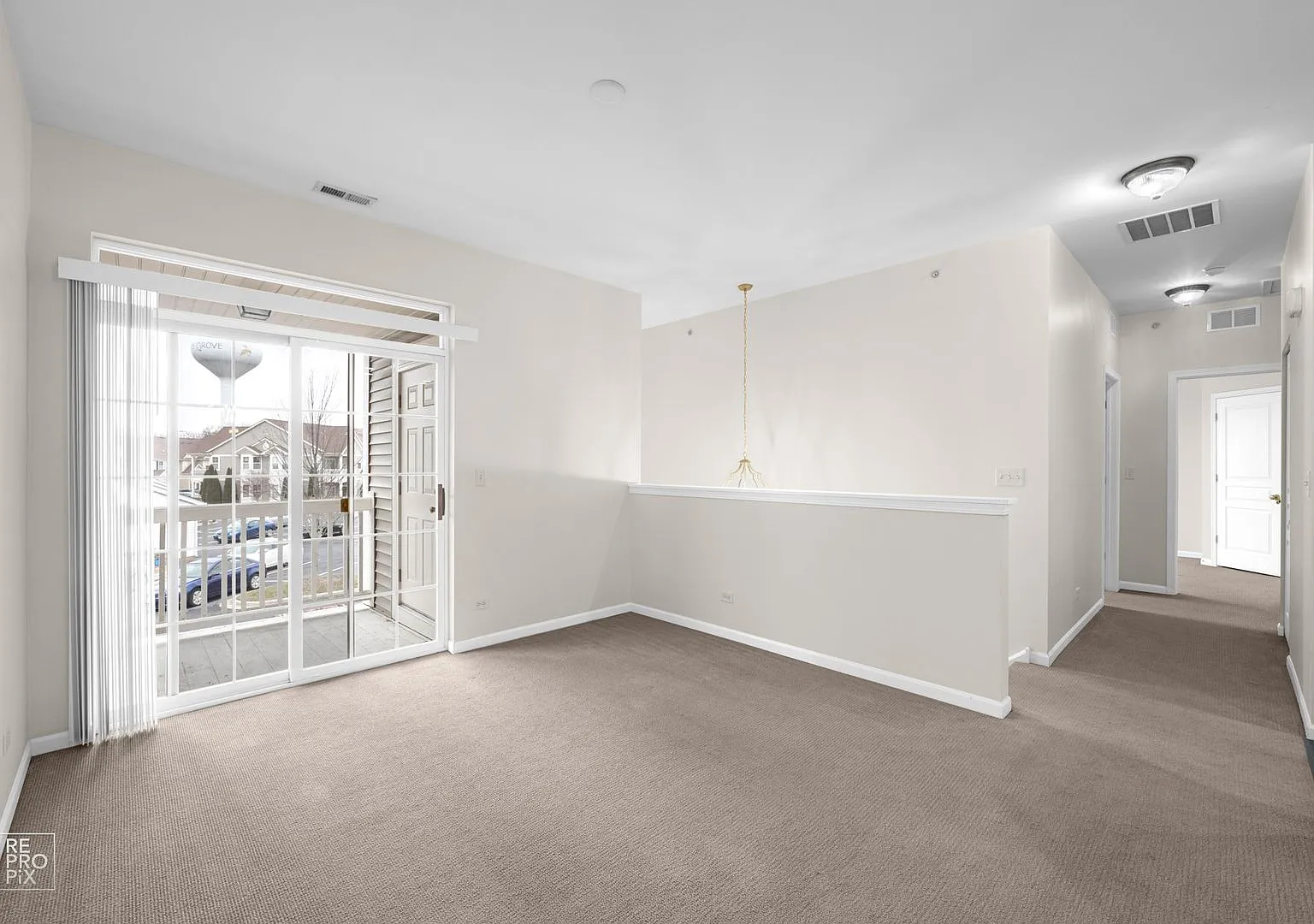 Cambridge Lakes Second Floor Condo — Photo 4