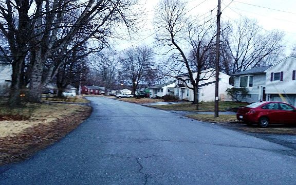 3rd image of 16 Kalina Dr